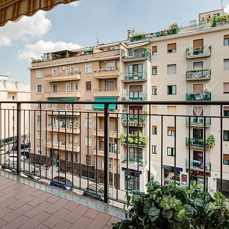 Cosy Studio With Balcony & Private Garage ミラノ エクステリア 写真