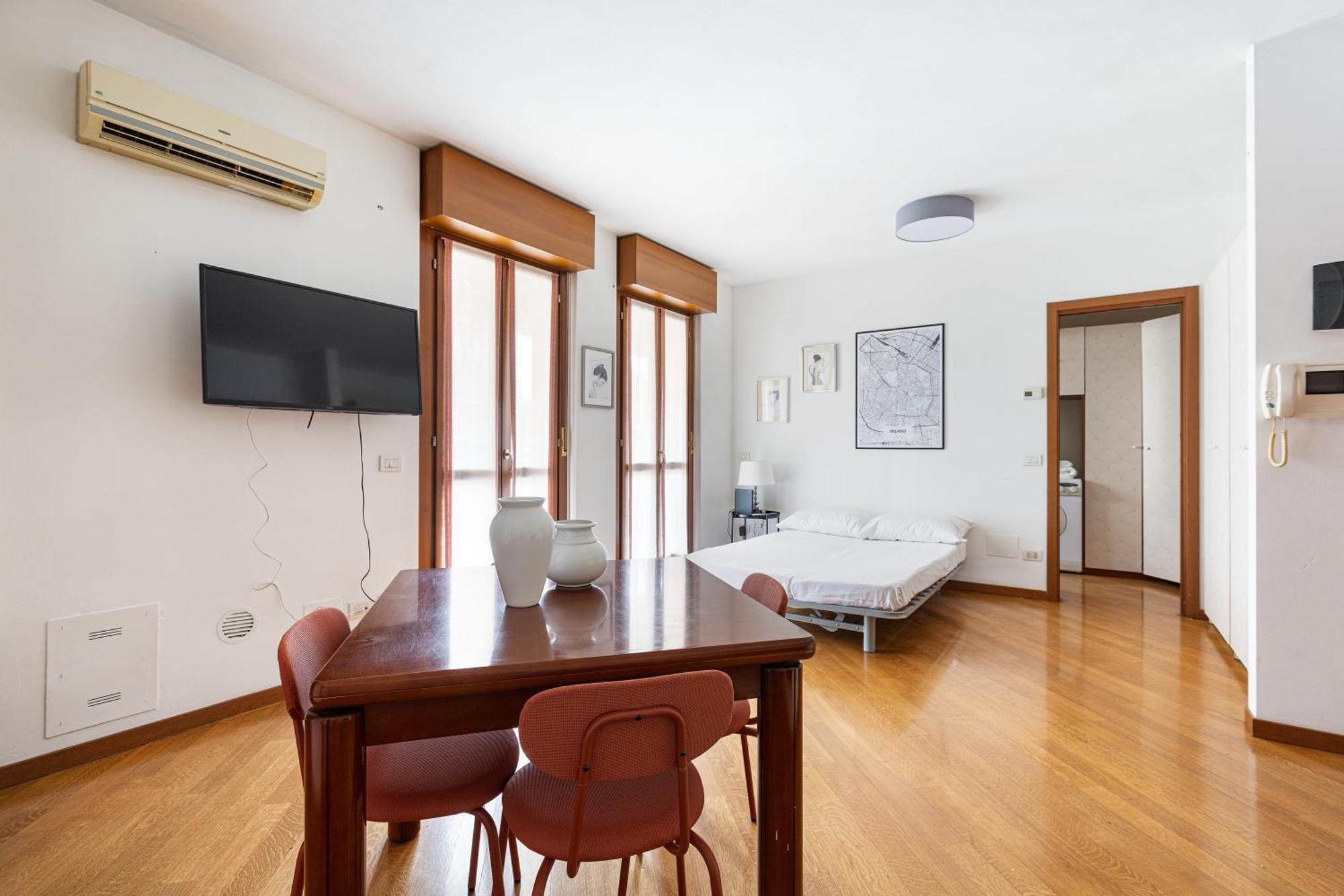 Cosy Studio With Balcony & Private Garage ミラノ エクステリア 写真