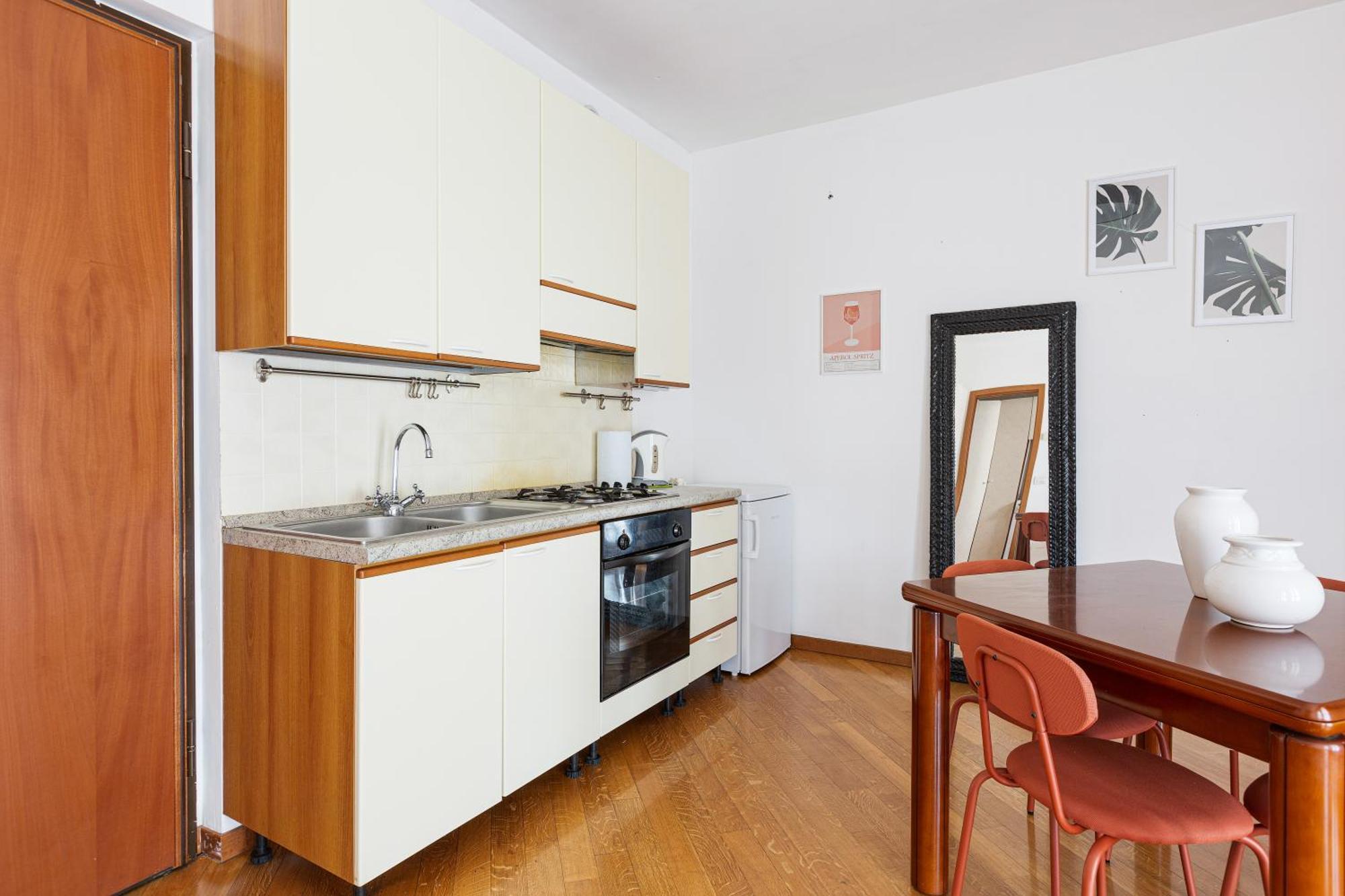 Cosy Studio With Balcony & Private Garage ミラノ エクステリア 写真