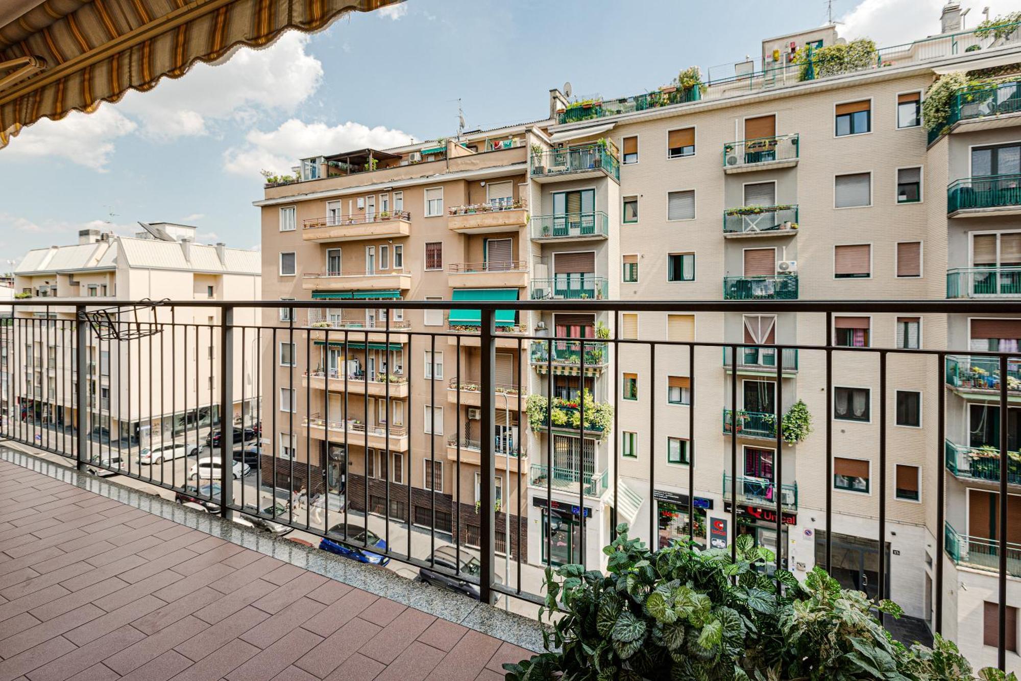 Cosy Studio With Balcony & Private Garage ミラノ エクステリア 写真